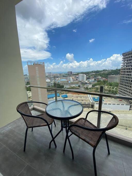 Nagoya Thamrin Apartment High Floor With View Eksteriør bilde