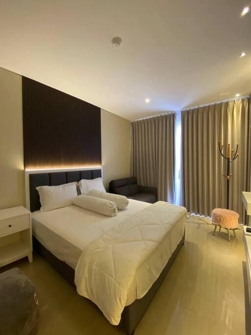 Nagoya Thamrin Apartment High Floor With View Eksteriør bilde