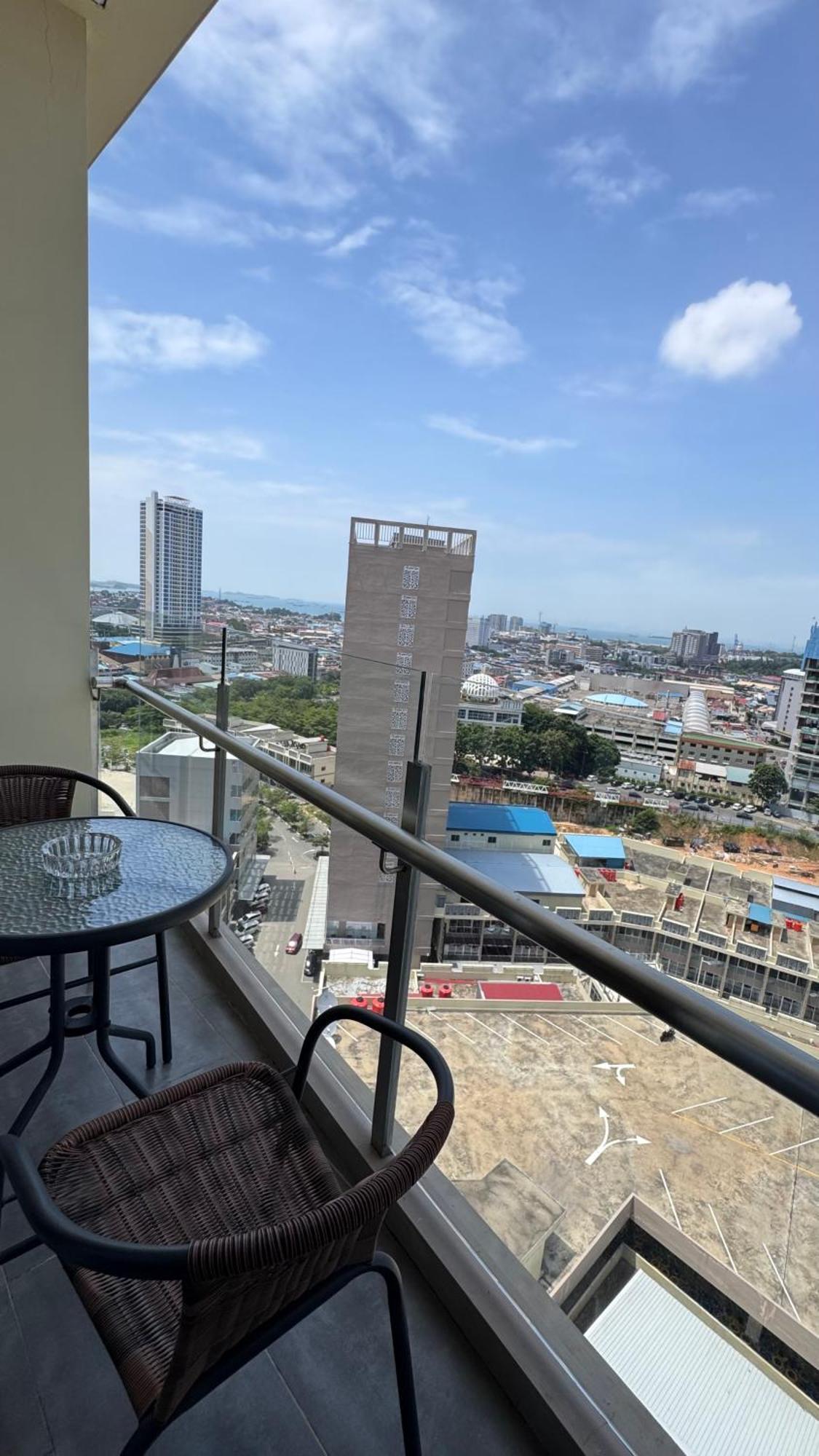 Nagoya Thamrin Apartment High Floor With View Eksteriør bilde