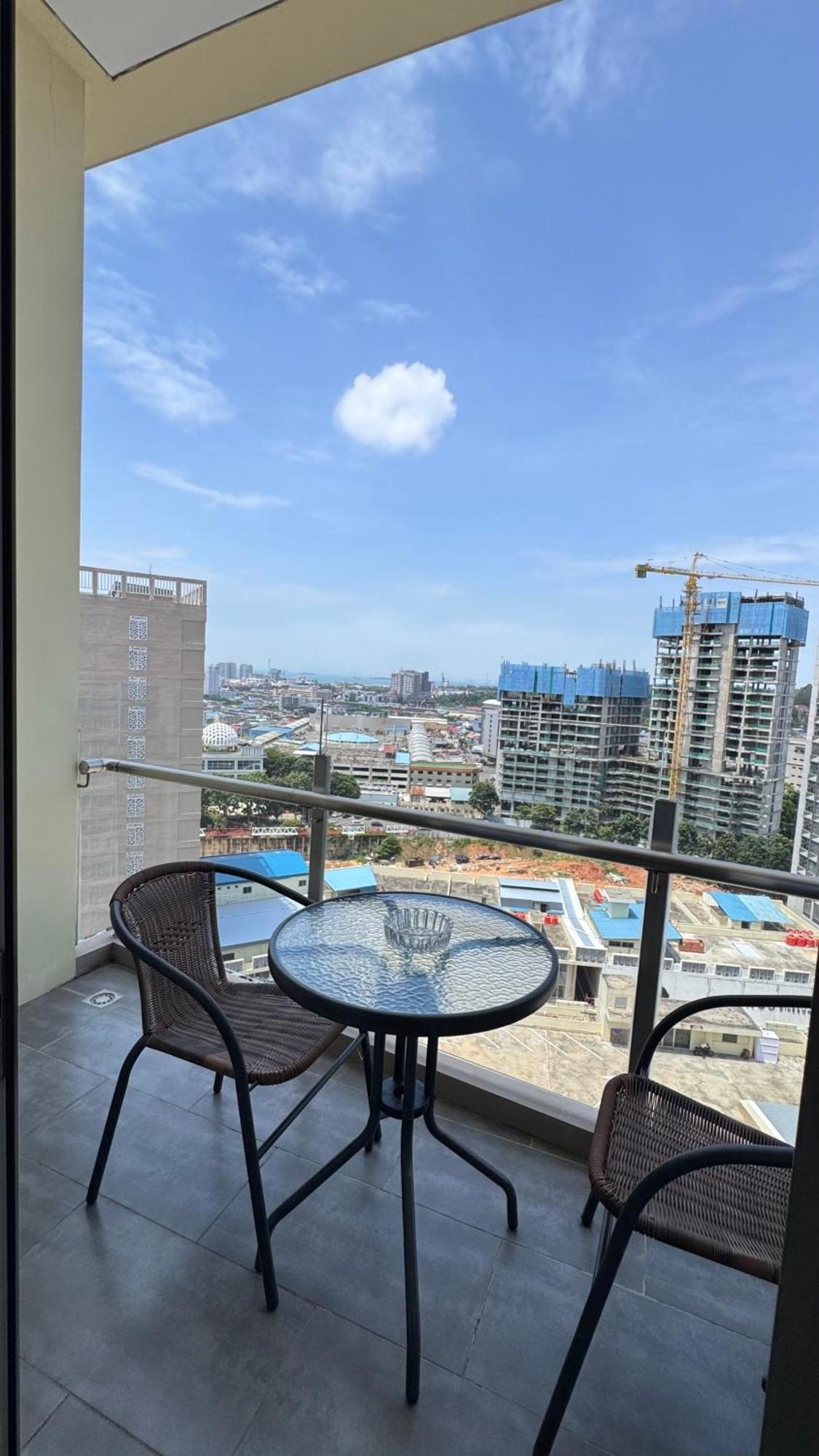 Nagoya Thamrin Apartment High Floor With View Eksteriør bilde