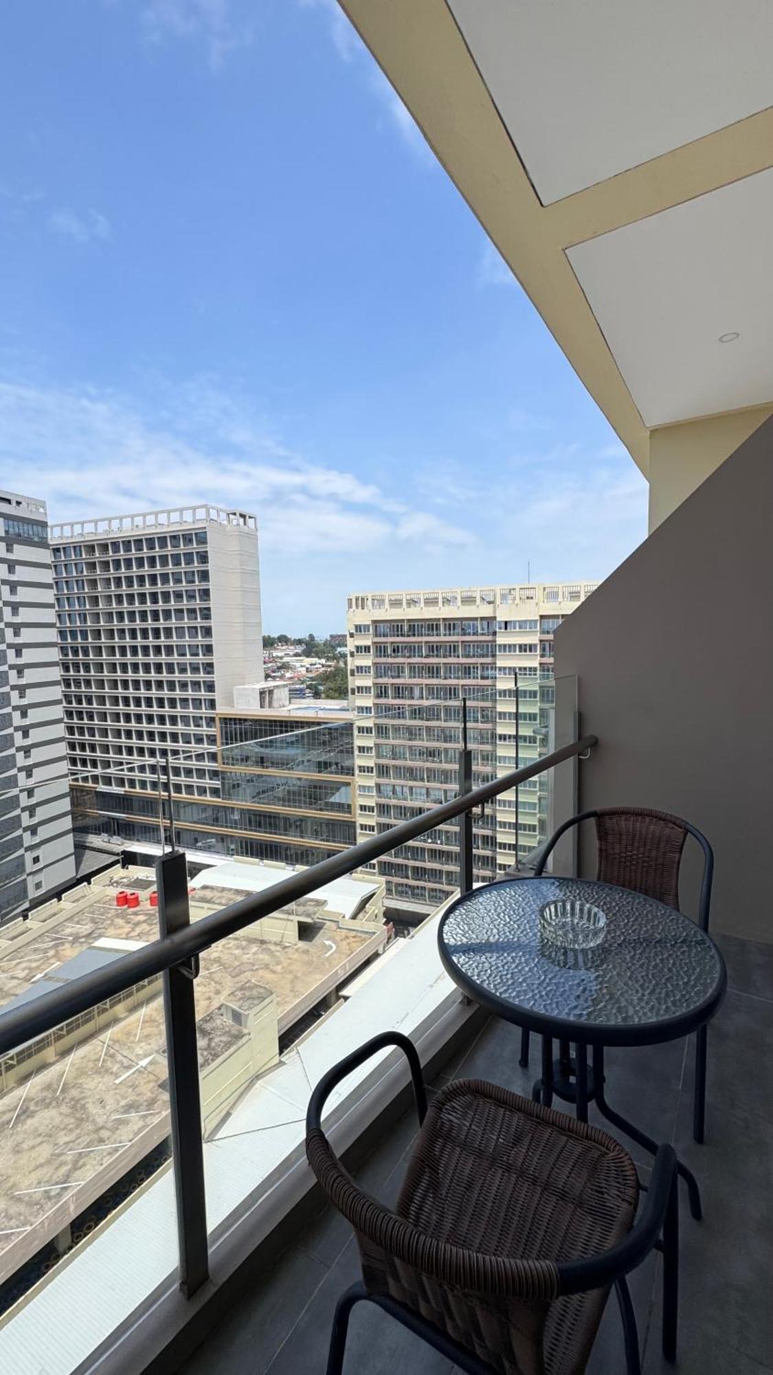 Nagoya Thamrin Apartment High Floor With View Eksteriør bilde