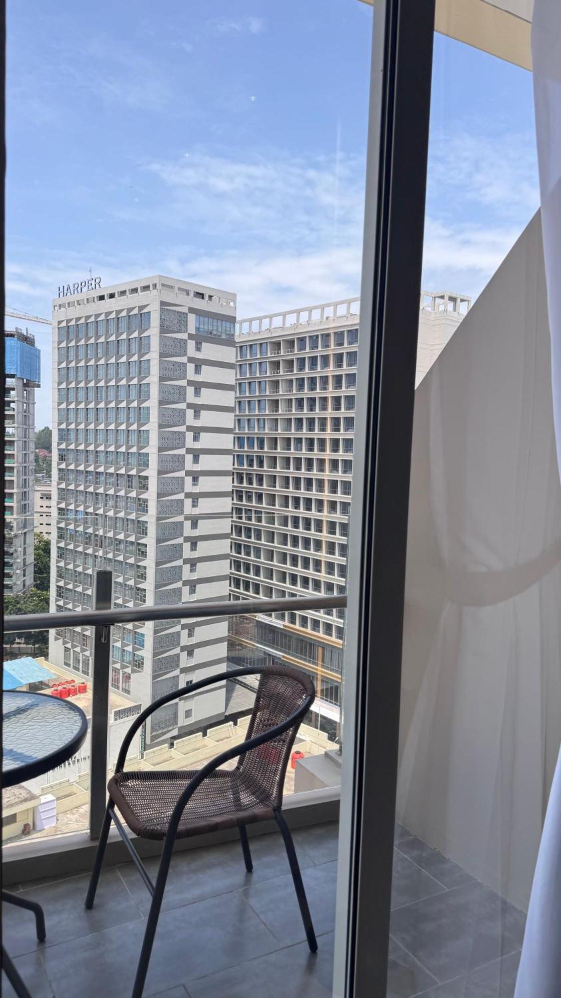 Nagoya Thamrin Apartment High Floor With View Eksteriør bilde