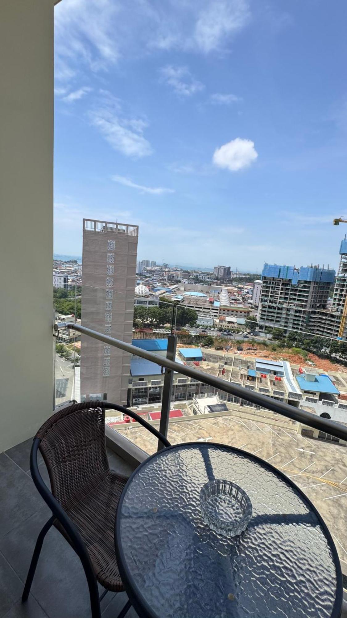 Nagoya Thamrin Apartment High Floor With View Eksteriør bilde