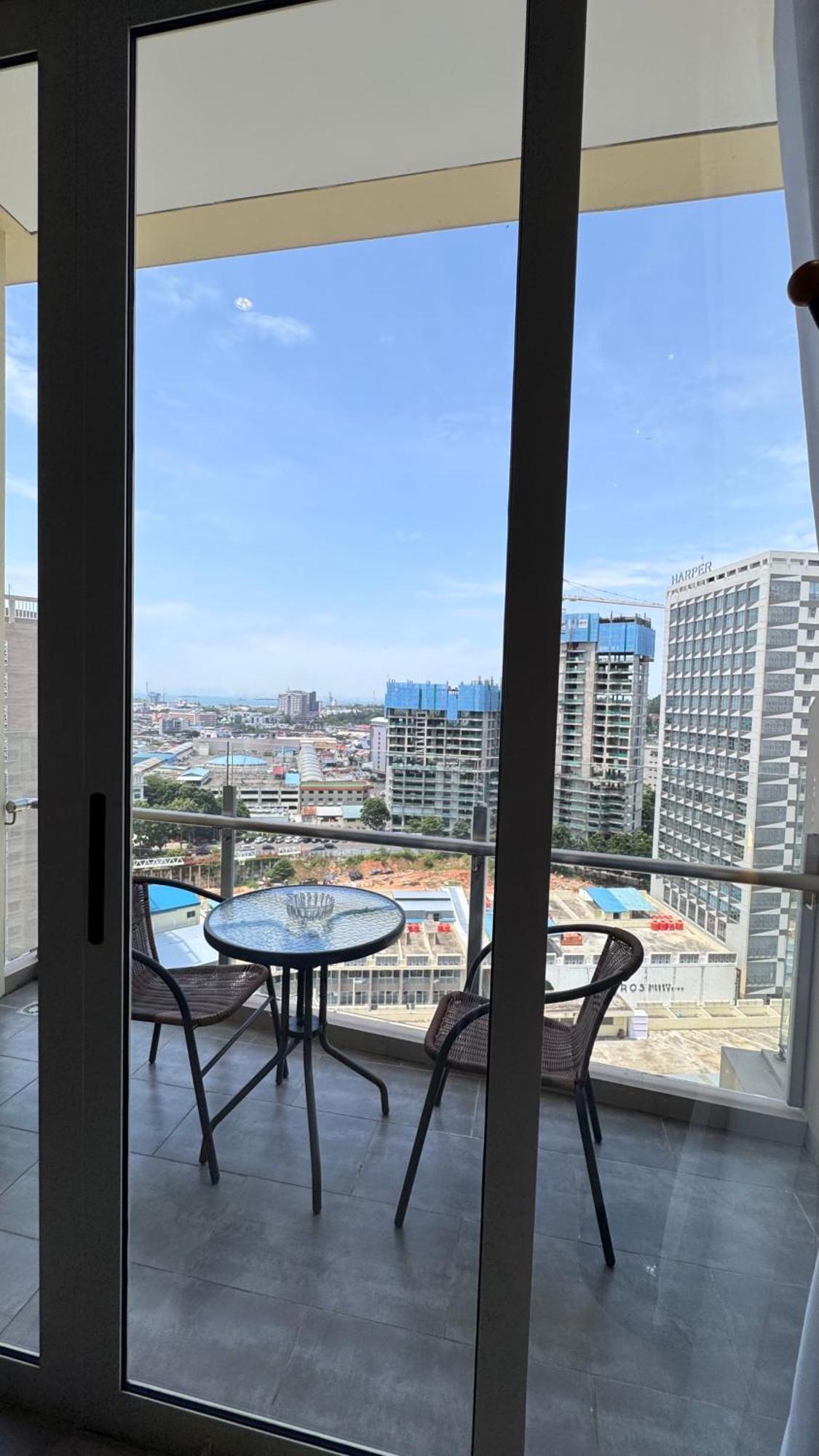 Nagoya Thamrin Apartment High Floor With View Eksteriør bilde